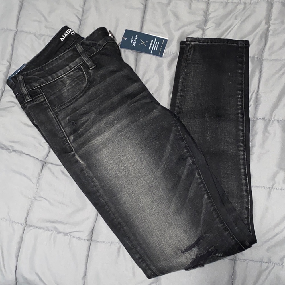 WITH TAGS! Black American Eagle Outfitters jeans.